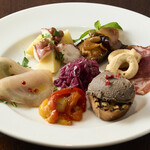 Taverna サカエヤ - 料理写真:おまかせ前菜盛り合せ