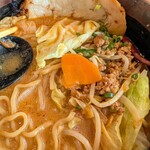 みそ屋 田所商店 - 人参の切り方が豚汁みたい。