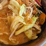 みそ屋 田所商店 - 野菜たっぷり。