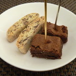 エノテカ イニッツィオ - カントッチョとチョコレートケーキ