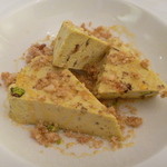 エノテカ イニッツィオ - ピスタチオとキャラメルナッツのセミフレッド