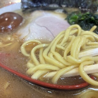 ラーメン 杉田家_0