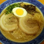 久留米ラーメン丸八 - ラーメン：600円