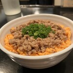 サケノサカナハル - 肉味噌と卵のそぼろ丼