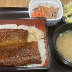 吉野家 - 料理写真:鰻重牛小鉢セット(1,598円)、ご飯増量(55円)
