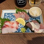 魚屋の立呑み かたふり - 