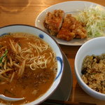 らーめん 月のうさぎ - ランチタイム＋クーポン使用で　このセットが750円