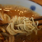 らーめん 月のうさぎ - とんこつみそ台湾らーめん　麺アップ