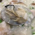 본비빔밥 - 牡蠣の出汁とシイタケの出汁の足し算の美学ですきっ腹にいい感じで沁み渡る～