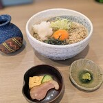 とも吉 - 料理写真:おろしそば（玉子付）