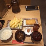 博多天麩羅 あげてんや - 海老天ぷら定食きつね(油あげ)、紀州梅、ウーロン茶