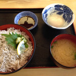 海鮮料理 みはる - 釜揚げしらす丼1000円