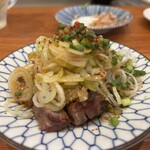 新宿焼肉芝浦ホルモン - かしらガーリックバター549円