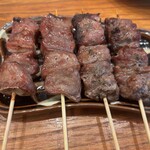 新宿焼肉芝浦ホルモン - たん207円・はらみ196円