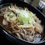 冷たい肉そば680円／平成27年4月