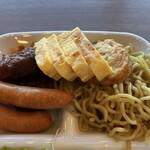 東横INN - 無料元気朝食サービス
ソーセージ、ハンバーグ、卵焼き、塩焼きそば
そして懸案の薩摩平天