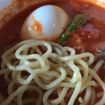 ソファリ - 太めの麺を投入します