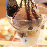 ガスト 星川駅前店 - ベルギーチョコプリンのチョコレーパフェ