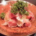りょうりや 御旅屋 - 生ハムと水茄子の花山椒オイル和え