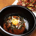 韓式腌鱈魚內臟的石鍋拌飯