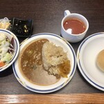 ステーキガスト - 料理写真:サラダバー、カレーバー、スープバー ¥935-