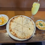 アジアンダイニング アガン - 日替わりランチセット900円（カレーは、じゃがいもオクラ）ベジタブルナンに変更