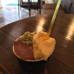 ジェラテリア アクオリーナ - 3種盛り ピスタッキオ チョコレート デコポン（630円）