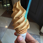 ジェラテリア アクオリーナ - ジェラートソフト キャラメル（580円）