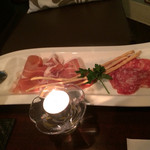 atri - 生ハムサラミ1200円