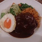 ミスターとフライパン - ハンバーグとナポリタン（1250円）
