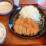 ごはん処 かつ庵 - 料理写真:熟成ロースかつ定食(80g) 790円+あごだしとろろ 160円