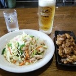 馬ホルモン800円 野菜イタメ500円 一番絞り500円