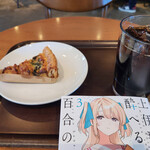 スターバックスコーヒー - 料理写真:キッシュ・アイスコーヒー~☆