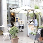 TINTO COFFEE STAND - M'S STLE 入口に店舗