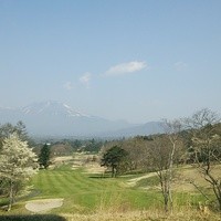 ダイニング ブルーム(軽井沢浅間プリンスホテル) - レストランの窓外には浅間山