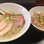 がふうあん - 鶏のこく塩ラーメン（750円）+鶏そぼろごはん（250円）