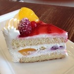 パティスリー ヴィオレット - フルーツショート(370円)