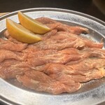 大衆焼肉ホルモン酒場 とりとん - 料理写真: