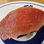 無添くら寿司 - 料理写真:超熟成まぐろ１貫、150円。