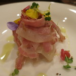 モンプチコションローズ - 27年4月　鶏胸肉とホタルイカ　蕪のサラダ仕立て　自家製ベーコン添え