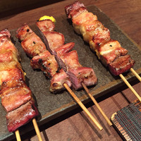 鳥茂 - 豚と牛の混合串、タン