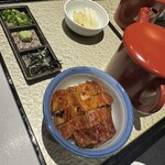 炭燒鰻魚・雞肉 登河