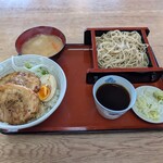 松よし - 料理写真:とろ旨チャーシュー炙り焼丼セット(せいろ蕎麦)。