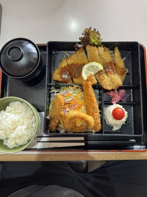 ファミリーレストラン ライラック - 東札幌/ファミレス | 食べログ