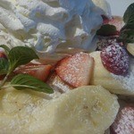 コナズ珈琲 - ストロベリー＆バナナ　ズーム