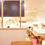 sakura食堂 - 【'15/04/24撮影】店内のテーブル席の風景です