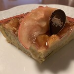 エチエンヌ - 桃のクランブルタルト