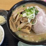 じょう吉亭 - 料理写真:味噌らーめん＋チャーシュー＋ニンニク＋メンマ