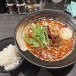 香氣 四川麺条 - 料理写真:烈火 担担麺＋温玉＋ランチランチ無料の小ライス