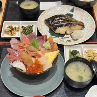 魚がし料理 粋のや_1